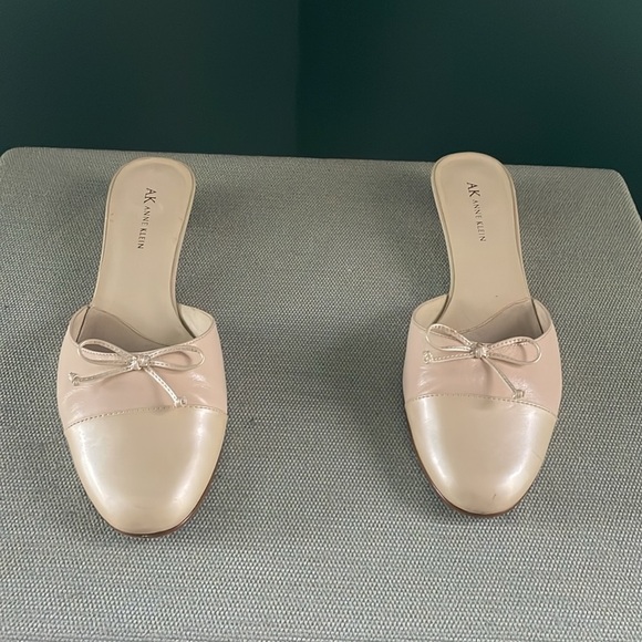 Anne Klein Cream Mules with Bow Detail - Picture 2 of 8